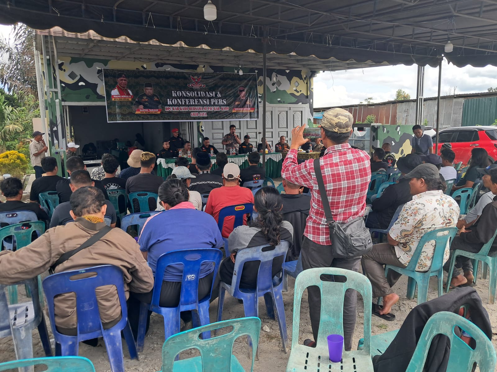 DPC Grib Jaya Kabupaten Karo menyatakan mendukung penuh revisi RUU TNI, Hal ini disampaikan dalam konsolidasi bersama seluruh pengurus PAC se-Kabupaten Karo di Desa Kacaribu.