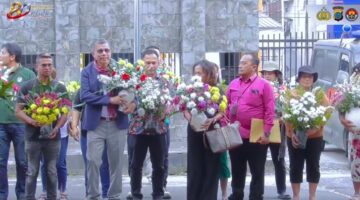 Hinca Panjaitan dan Petani Bunga Karo Bawa Rangkaian Bunga ke Polres Karo, Dukung Pelayanan Humanis dan Restorative Justice