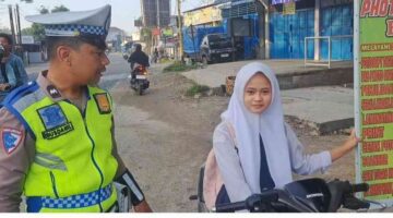 Peneguran Tertib Lalu Lintas untuk Pelajar,  Satlantas Jaga Keselamatan Anak Sekolah di Jalinsum