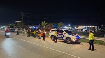 Satlantas Polres Batu Bara Lakukan Patroli Blue Light di Jalinsum Exit Tol 50 – Kegiatan Aman Lancar
