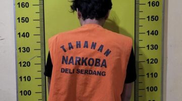 Kompak Berantas Narkoba, Warga Bersama Polisi Amankan Terduga BD Sabu di Tiga Juhar