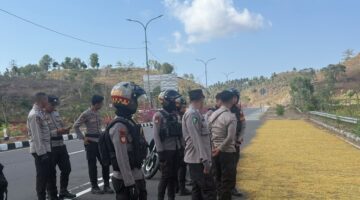 Antisipasi Bahaya di Jalur Mandalika, Polisi Minta Warga Tak Jemur Tembakau di Bahu Jalan
