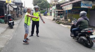 Sat Lantas Polres Pematangsiantar Amankan Pengalihan Arus Saat Penutupan Jalan Singosari