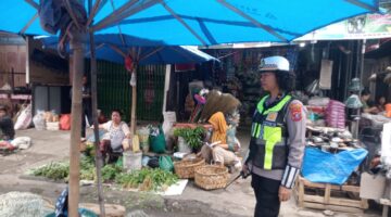 Sat Lantas Polres Pematangsiantar Gelar Dikmas Lantas di Pasar Dwikora, Atur Parkir dan Lapak Pedagang Agar Tidak Macet