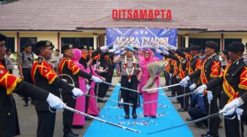 *Suasa Penuh Haru, Acara Farewell Parade Irjen Pol Dr. Nazly Harahap Kakorsabhara Baharkam Polri*